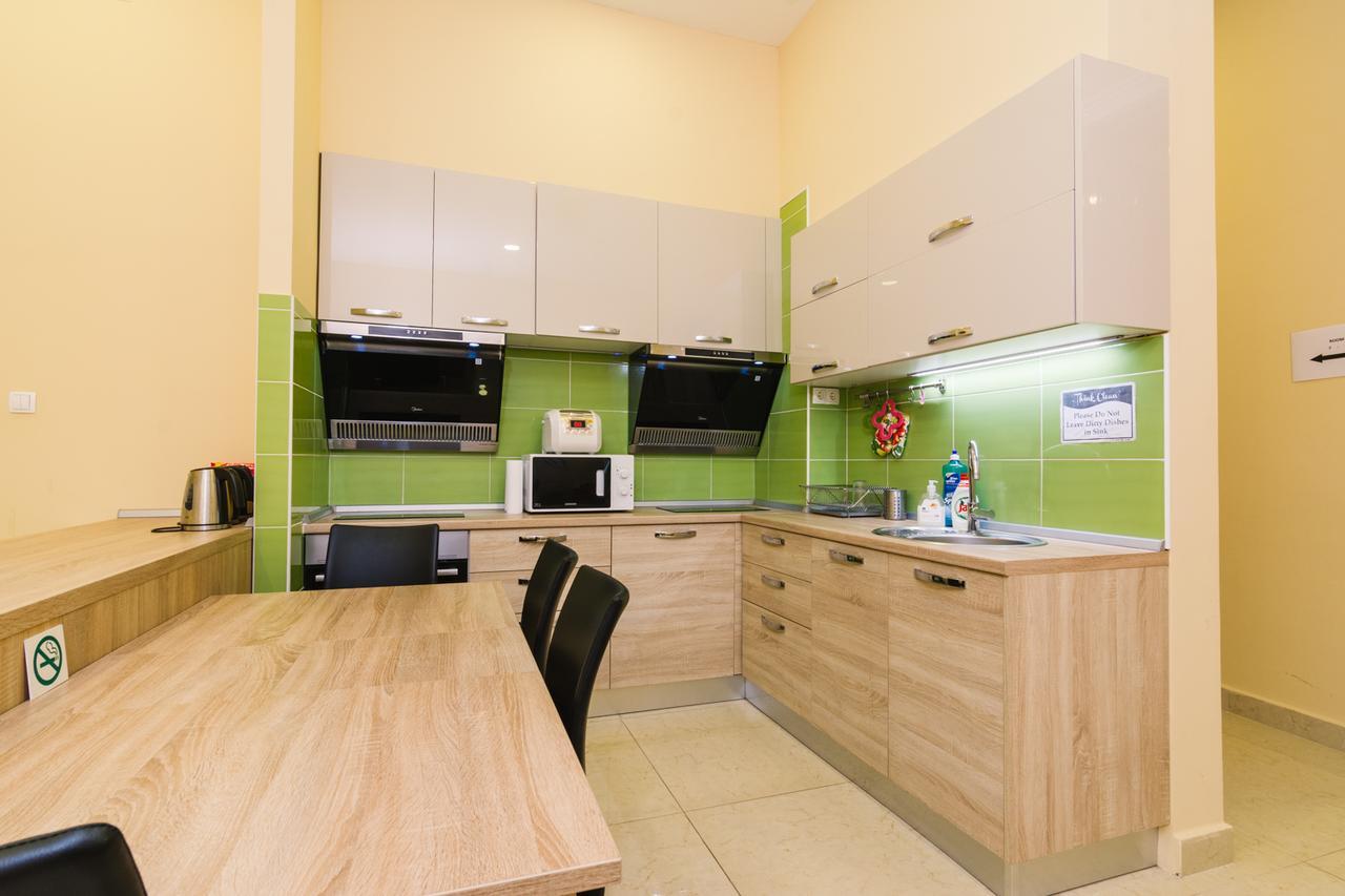 Centric Lifestyle Apartments Boedapest Buitenkant foto